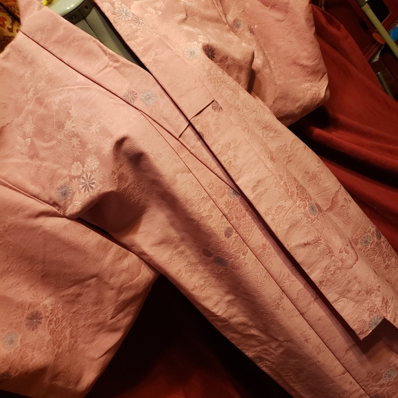 Vintage Japanese Pink Kimono - Picture 2 of 4